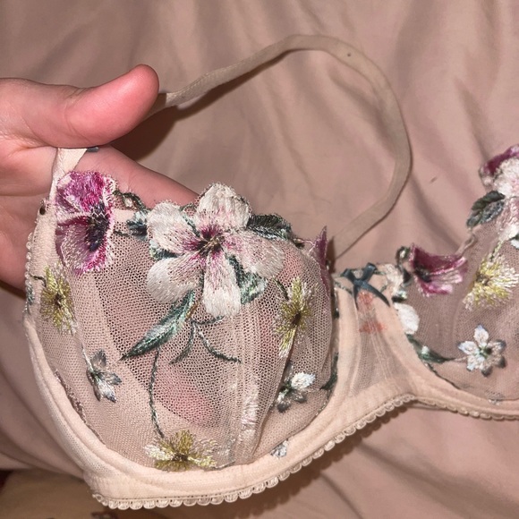 NWOT VS unlined wicked push up - Picture 4 of 7